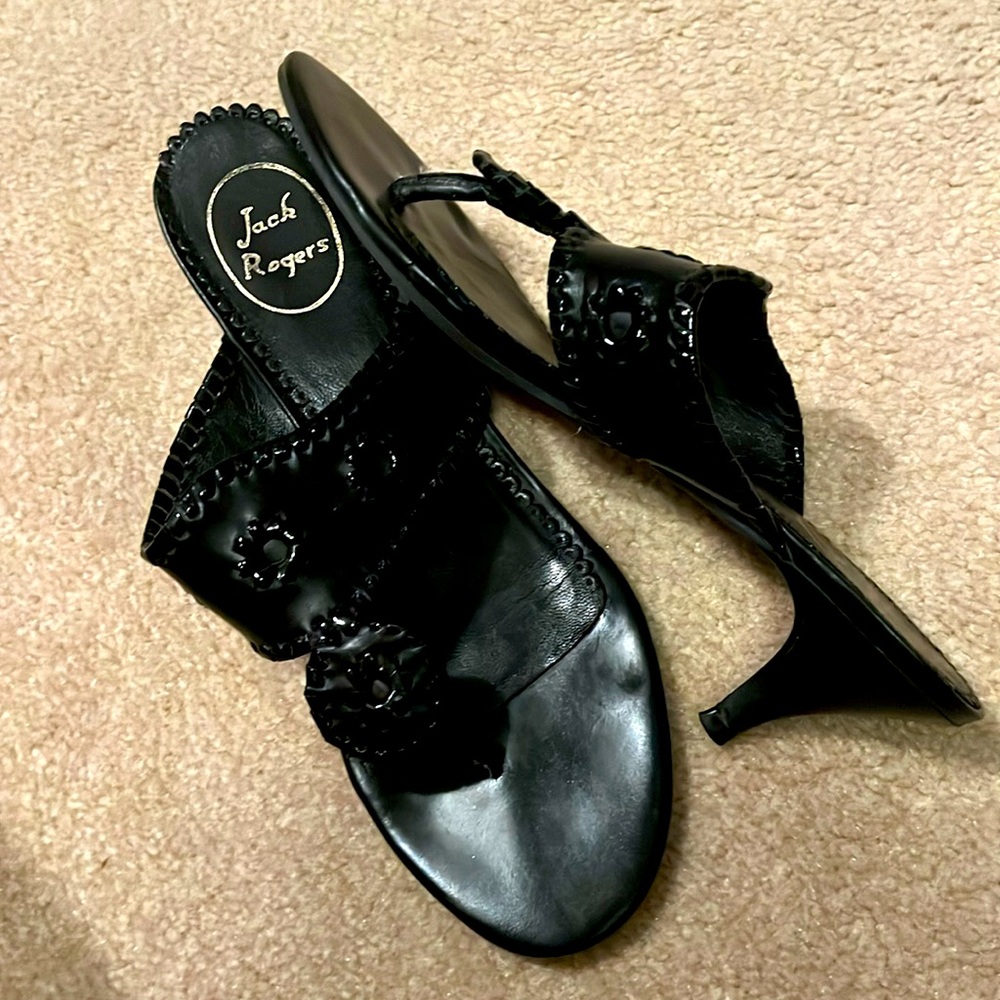 Jack Rogers solid black kitten heel thong sandals, leather, size 9